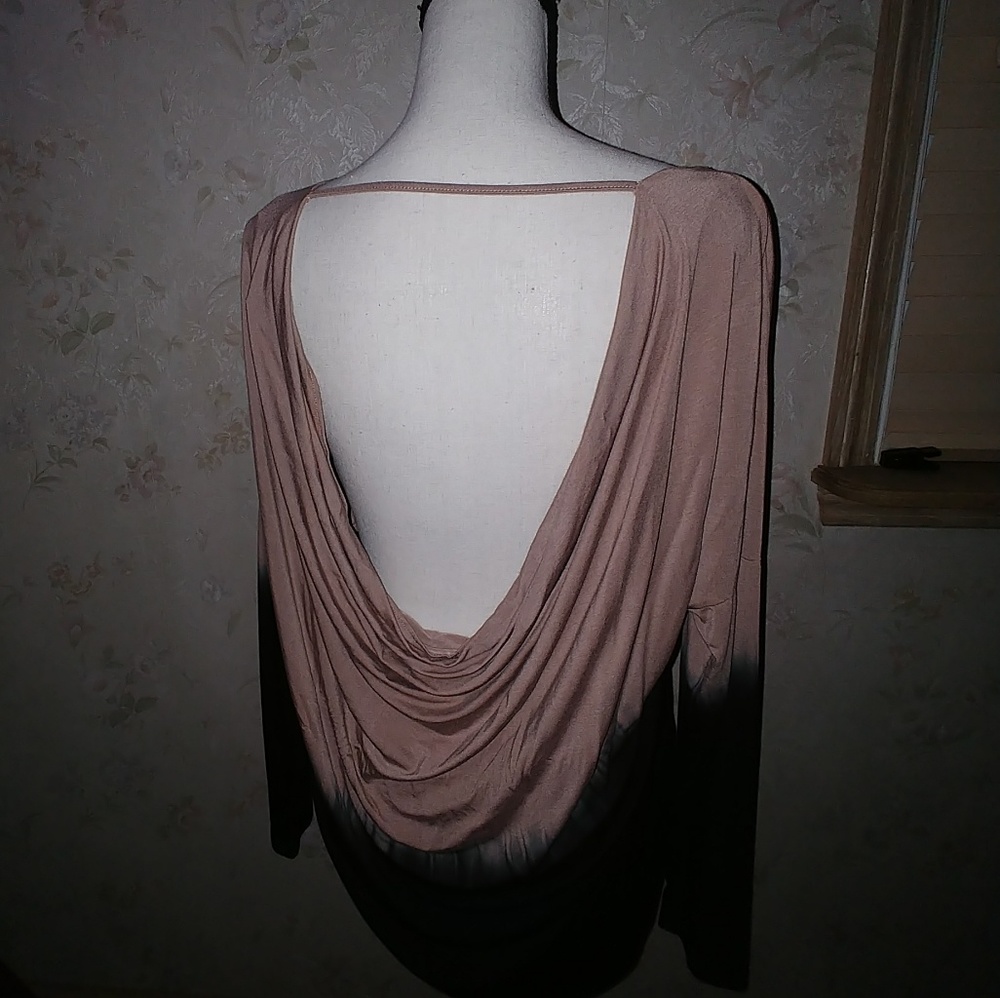 🥀NWOT🥀- VENUS TIE DYE BACKLESS LONG SLEEVE SHIRT
